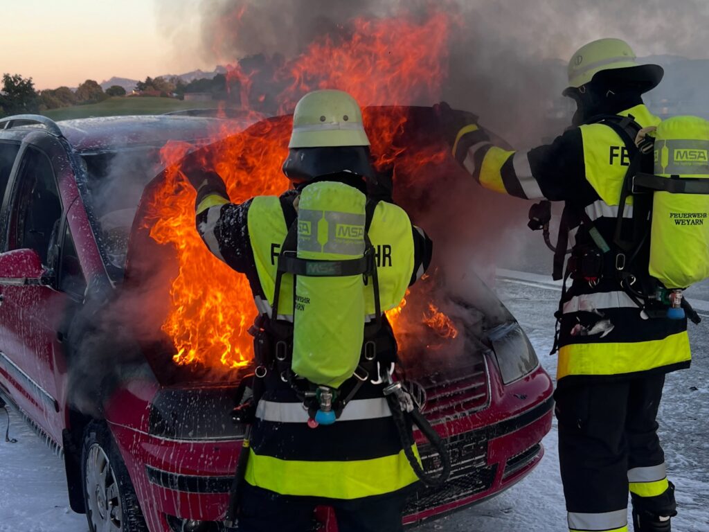 Instagram post from feuerwehr_weyarn. This post is in position 1.