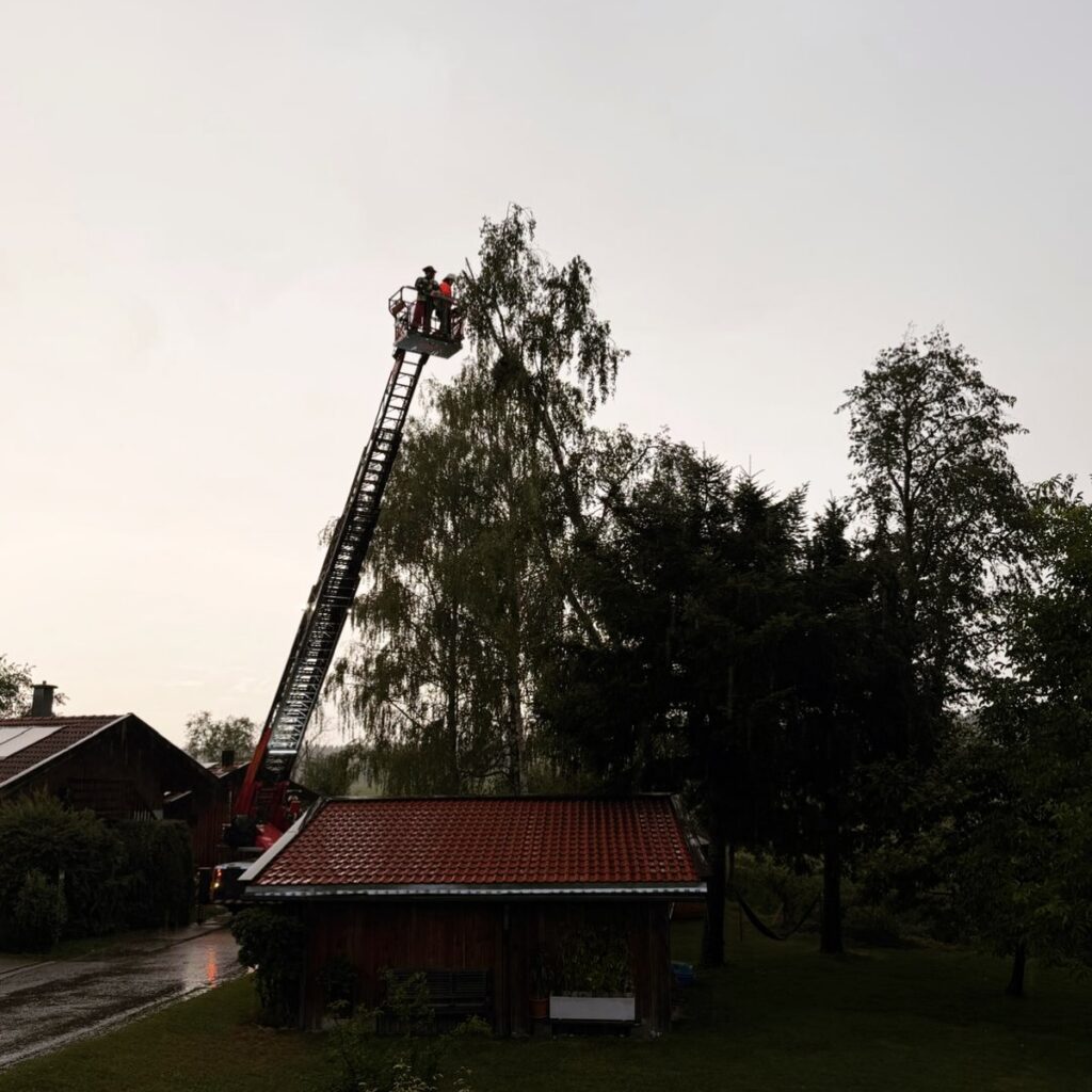 Instagram post from feuerwehr_weyarn. This post is in position 1.