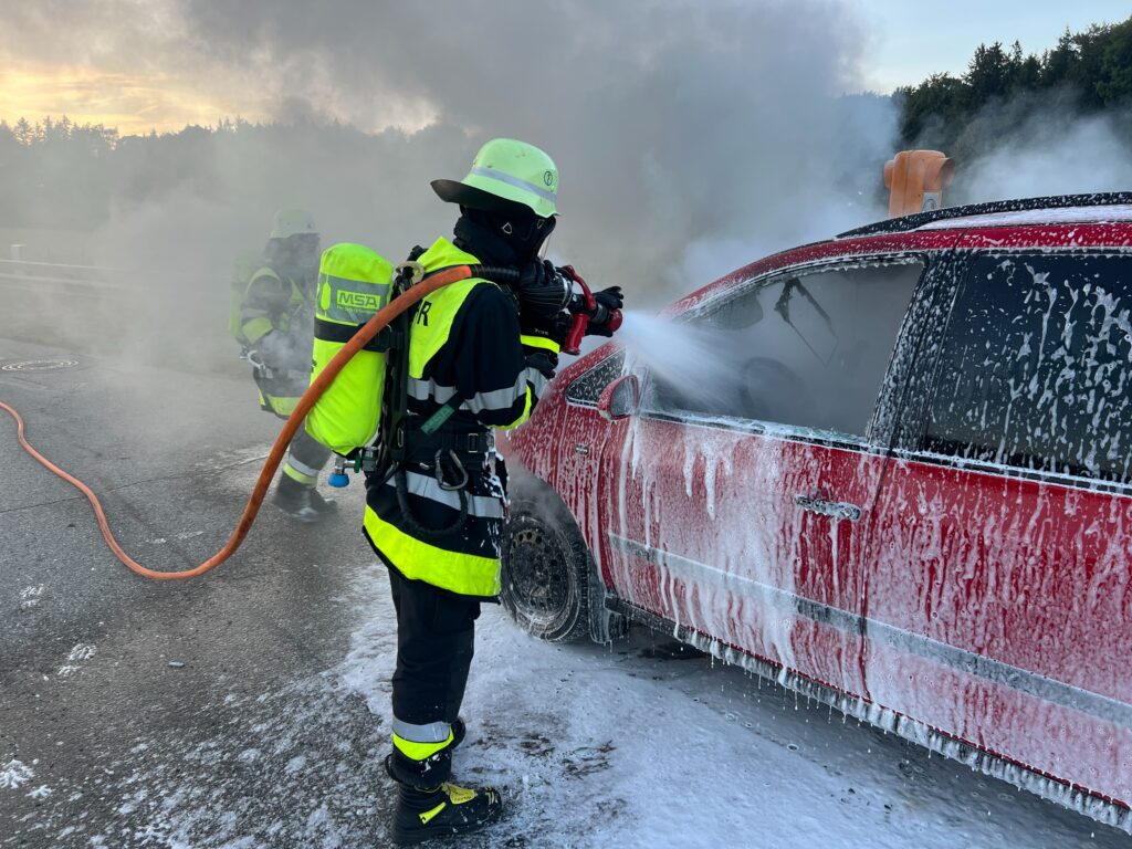 Instagram post from feuerwehr_weyarn. This post is in position 2.