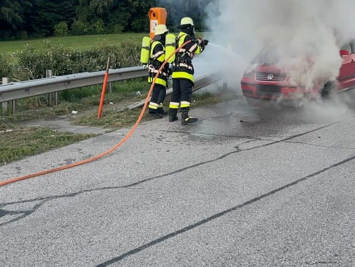 Instagram post from feuerwehr_weyarn. This post is in position 4.