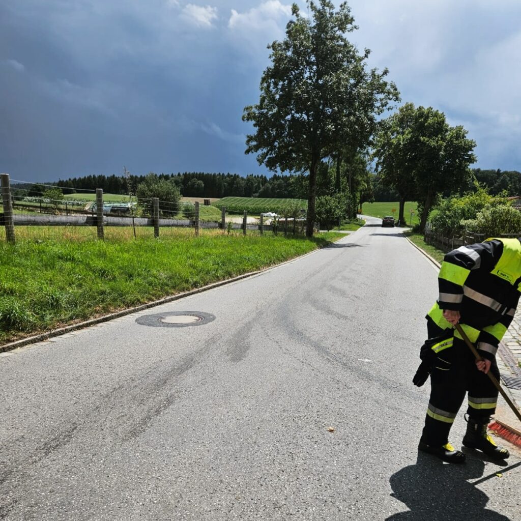 Instagram post from feuerwehr_weyarn. This post is in position 1.